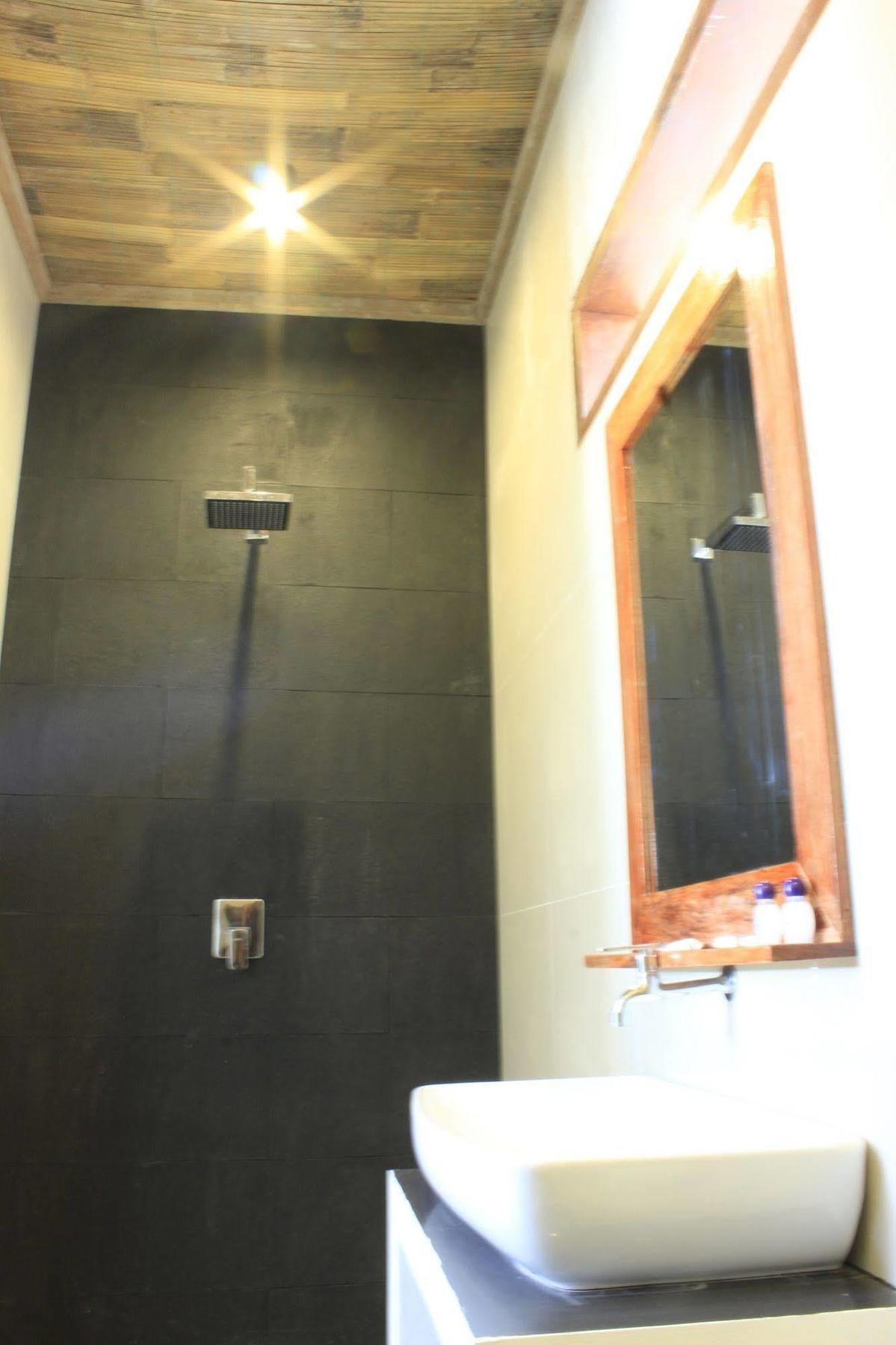 Hotel Zamburger Lombok - Previously Alam Mimpi Hotel Mangsit Eksteriør billede